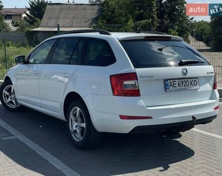 Білий Шкода Октавія, об'ємом двигуна 1.6 л та пробігом 248 тис. км за 10800 $, фото 5 на Automoto.ua