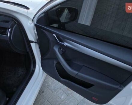 Білий Шкода Октавія, об'ємом двигуна 2 л та пробігом 230 тис. км за 12300 $, фото 21 на Automoto.ua