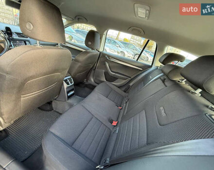 Білий Шкода Октавія, об'ємом двигуна 2 л та пробігом 234 тис. км за 14999 $, фото 53 на Automoto.ua