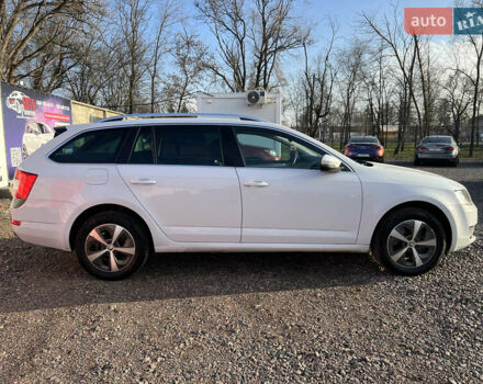 Белый Шкода Октавия, объемом двигателя 1.6 л и пробегом 307 тыс. км за 9900 $, фото 6 на Automoto.ua
