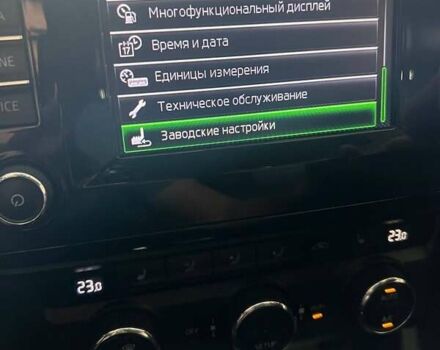 Білий Шкода Октавія, об'ємом двигуна 1.97 л та пробігом 229 тис. км за 12900 $, фото 58 на Automoto.ua