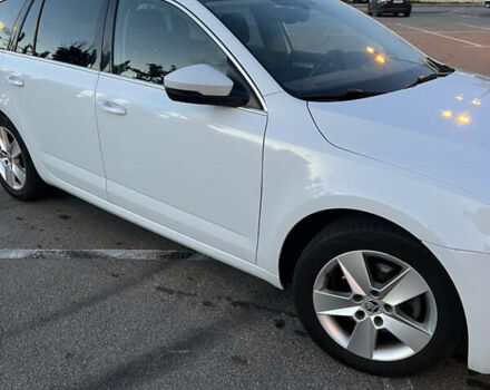 Белый Шкода Октавия, объемом двигателя 1.6 л и пробегом 243 тыс. км за 11000 $, фото 4 на Automoto.ua