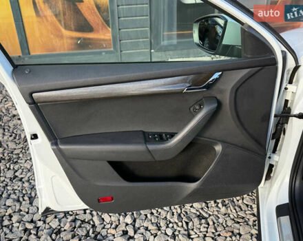 Білий Шкода Октавія, об'ємом двигуна 2 л та пробігом 234 тис. км за 14999 $, фото 56 на Automoto.ua