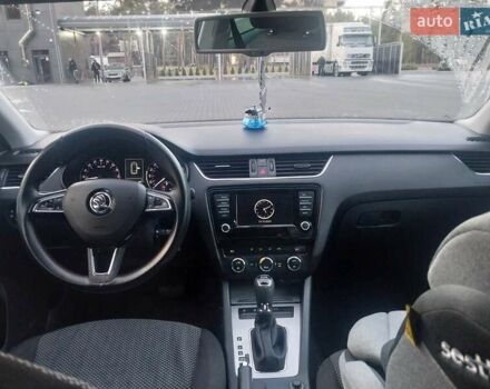Шкода Октавия 2015 в Маневичах на Automoto.ua Белый Шкода Октавия, объемом двигателя 1.6 л и пробегом 303 тыс. км за 11400 $, фото 11 на Automoto.ua