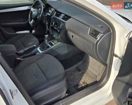 Белый Шкода Октавия, объемом двигателя 1.6 л и пробегом 305 тыс. км за 9200 $, фото 9 на Automoto.ua