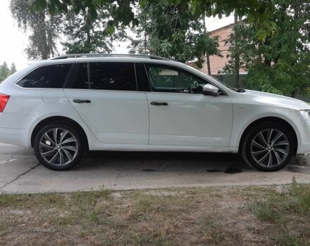 Белый Шкода Октавия, объемом двигателя 1.6 л и пробегом 317 тыс. км за 9100 $, фото 12 на Automoto.ua