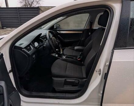 Белый Шкода Октавия, объемом двигателя 1.6 л и пробегом 299 тыс. км за 9000 $, фото 21 на Automoto.ua