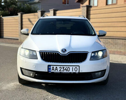 Белый Шкода Октавия, объемом двигателя 2 л и пробегом 242 тыс. км за 12800 $, фото 2 на Automoto.ua