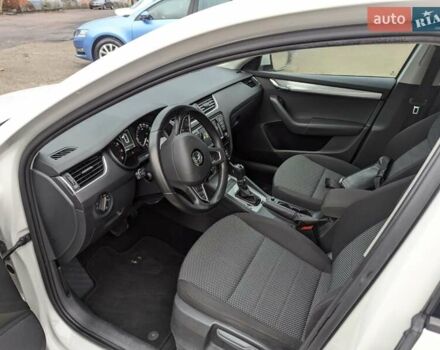 Белый Шкода Октавия, объемом двигателя 1.4 л и пробегом 206 тыс. км за 12100 $, фото 10 на Automoto.ua