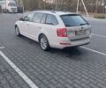 Белый Шкода Октавия, объемом двигателя 1.6 л и пробегом 303 тыс. км за 11400 $, фото 6 на Automoto.ua