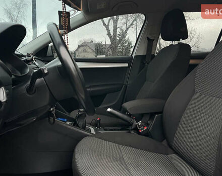 Белый Шкода Октавия, объемом двигателя 1.6 л и пробегом 260 тыс. км за 10999 $, фото 8 на Automoto.ua