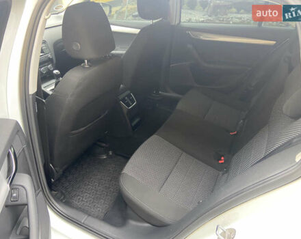 Белый Шкода Октавия, объемом двигателя 1.6 л и пробегом 273 тыс. км за 12399 $, фото 10 на Automoto.ua