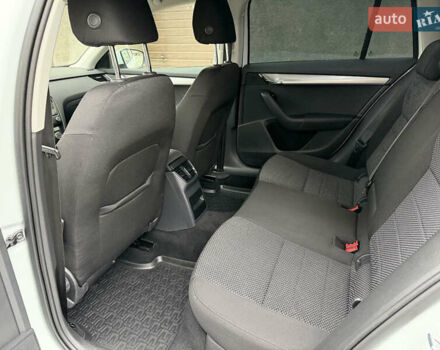 Білий Шкода Октавія, об'ємом двигуна 1.97 л та пробігом 260 тис. км за 11500 $, фото 13 на Automoto.ua