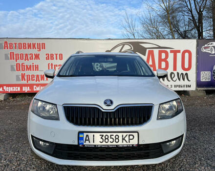 Белый Шкода Октавия, объемом двигателя 1.6 л и пробегом 307 тыс. км за 9900 $, фото 1 на Automoto.ua