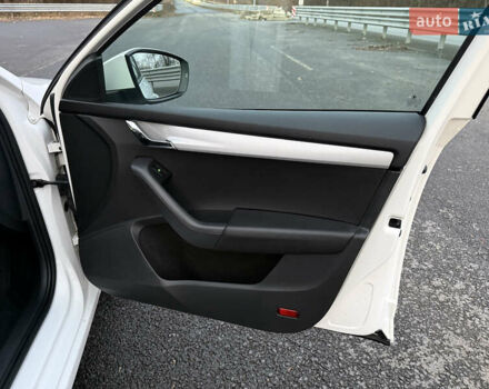 Белый Шкода Октавия, объемом двигателя 1.6 л и пробегом 283 тыс. км за 9800 $, фото 20 на Automoto.ua