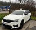 Белый Шкода Октавия, объемом двигателя 2 л и пробегом 320 тыс. км за 12800 $, фото 1 на Automoto.ua