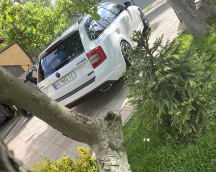 Белый Шкода Октавия, объемом двигателя 1.97 л и пробегом 287 тыс. км за 16000 $, фото 5 на Automoto.ua