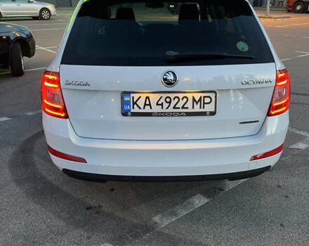 Белый Шкода Октавия, объемом двигателя 1.6 л и пробегом 243 тыс. км за 11000 $, фото 8 на Automoto.ua