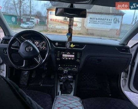 Белый Шкода Октавия, объемом двигателя 1.6 л и пробегом 179 тыс. км за 11200 $, фото 6 на Automoto.ua
