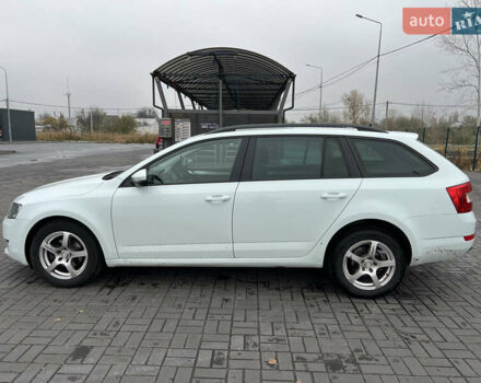 Белый Шкода Октавия, объемом двигателя 1.6 л и пробегом 239 тыс. км за 10000 $, фото 5 на Automoto.ua