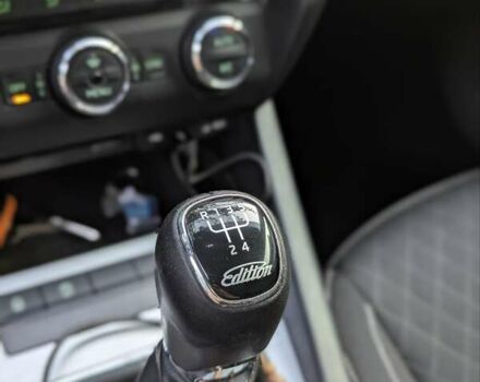 Білий Шкода Октавія, об'ємом двигуна 1.6 л та пробігом 267 тис. км за 12500 $, фото 10 на Automoto.ua