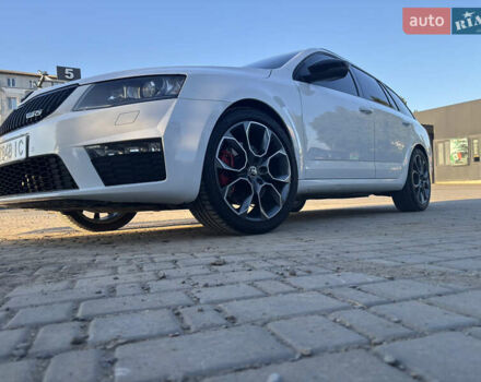 Белый Шкода Октавия, объемом двигателя 1.97 л и пробегом 287 тыс. км за 16000 $, фото 1 на Automoto.ua