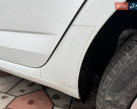 Белый Шкода Октавия, объемом двигателя 1.97 л и пробегом 328 тыс. км за 12300 $, фото 15 на Automoto.ua