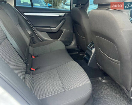 Білий Шкода Октавія, об'ємом двигуна 1.6 л та пробігом 182 тис. км за 10500 $, фото 20 на Automoto.ua