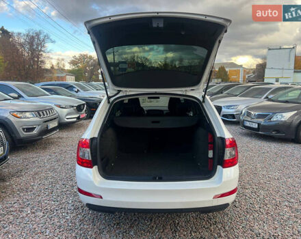 Білий Шкода Октавія, об'ємом двигуна 1.6 л та пробігом 182 тис. км за 10500 $, фото 8 на Automoto.ua