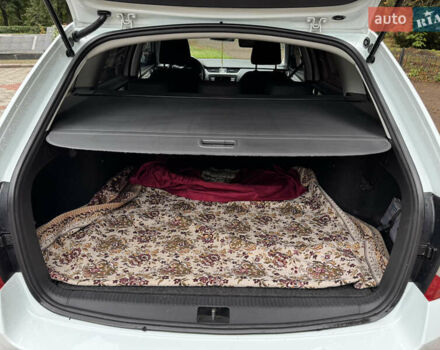 Белый Шкода Октавия, объемом двигателя 1.97 л и пробегом 328 тыс. км за 12300 $, фото 26 на Automoto.ua