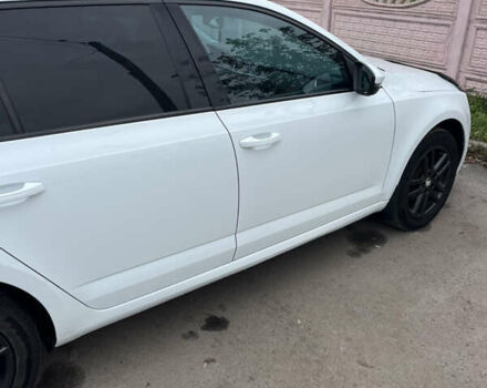 Шкода Октавия 2016 в Староконстантинов на Automoto.ua Белый Шкода Октавия, объемом двигателя 1.97 л и пробегом 288 тыс. км за 12300 $, фото 5 на Automoto.ua