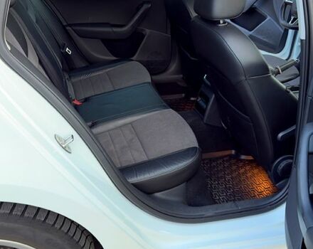 Білий Шкода Октавія, об'ємом двигуна 2 л та пробігом 250 тис. км за 13400 $, фото 4 на Automoto.ua