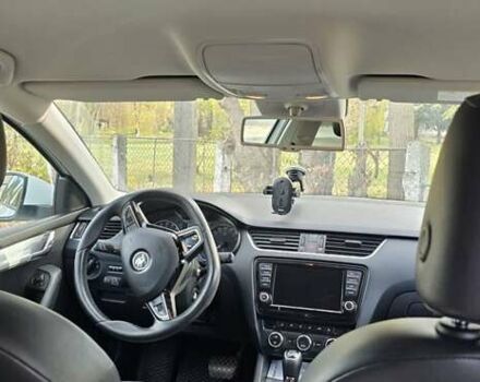 Білий Шкода Октавія, об'ємом двигуна 1.6 л та пробігом 255 тис. км за 12800 $, фото 2 на Automoto.ua