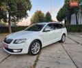 Белый Шкода Октавия, объемом двигателя 2 л и пробегом 195 тыс. км за 11499 $, фото 1 на Automoto.ua