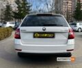 Белый Шкода Октавия, объемом двигателя 2 л и пробегом 220 тыс. км за 21999 $, фото 5 на Automoto.ua