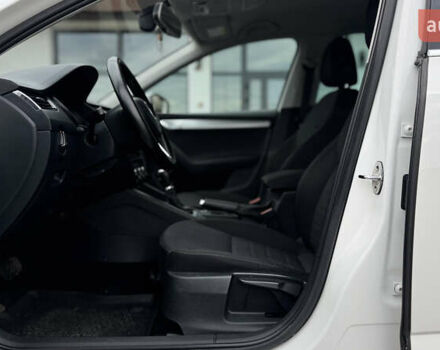 Белый Шкода Октавия, объемом двигателя 1.6 л и пробегом 231 тыс. км за 11850 $, фото 30 на Automoto.ua