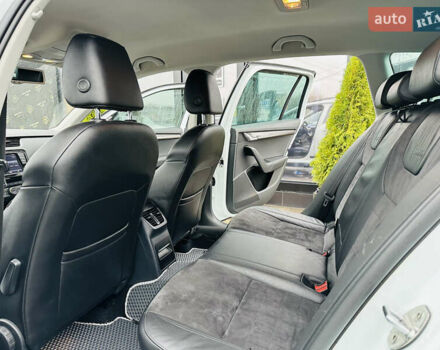 Белый Шкода Октавия, объемом двигателя 1.97 л и пробегом 303 тыс. км за 13900 $, фото 17 на Automoto.ua