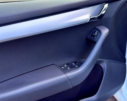 Білий Шкода Октавія, об'ємом двигуна 2 л та пробігом 250 тис. км за 13400 $, фото 6 на Automoto.ua