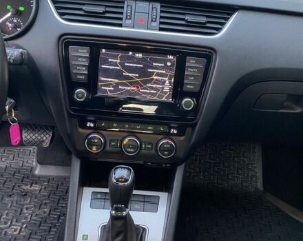 Белый Шкода Октавия, объемом двигателя 1.6 л и пробегом 262 тыс. км за 11600 $, фото 7 на Automoto.ua