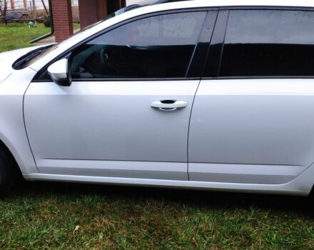 Белый Шкода Октавия, объемом двигателя 1.6 л и пробегом 290 тыс. км за 11000 $, фото 2 на Automoto.ua