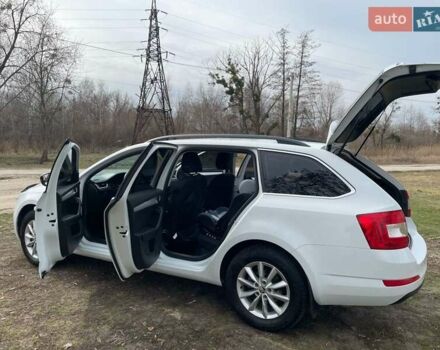 Белый Шкода Октавия, объемом двигателя 1.8 л и пробегом 204 тыс. км за 12400 $, фото 11 на Automoto.ua