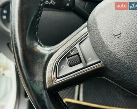 Белый Шкода Октавия, объемом двигателя 1.97 л и пробегом 303 тыс. км за 13900 $, фото 30 на Automoto.ua