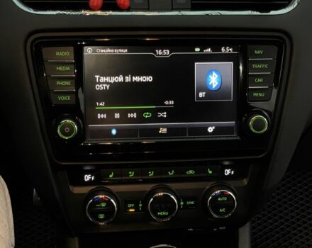 Белый Шкода Октавия, объемом двигателя 2 л и пробегом 269 тыс. км за 14999 $, фото 12 на Automoto.ua