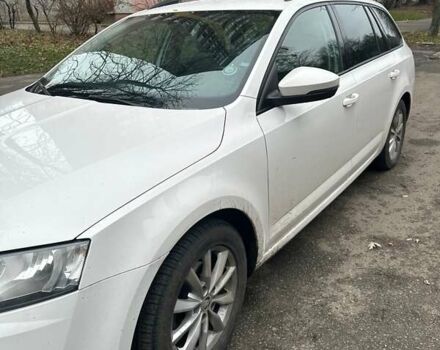 Білий Шкода Октавія, об'ємом двигуна 1.6 л та пробігом 180 тис. км за 10500 $, фото 3 на Automoto.ua