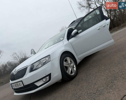 Белый Шкода Октавия, объемом двигателя 1.6 л и пробегом 281 тыс. км за 10800 $, фото 33 на Automoto.ua
