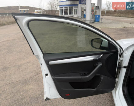 Белый Шкода Октавия, объемом двигателя 1.6 л и пробегом 281 тыс. км за 10800 $, фото 36 на Automoto.ua