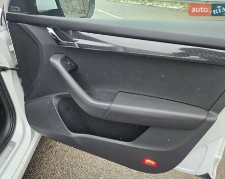 Білий Шкода Октавія, об'ємом двигуна 2 л та пробігом 254 тис. км за 16699 $, фото 52 на Automoto.ua