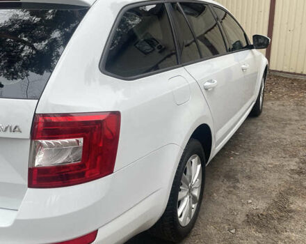 Белый Шкода Октавия, объемом двигателя 2 л и пробегом 290 тыс. км за 11700 $, фото 5 на Automoto.ua