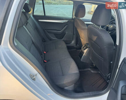 Білий Шкода Октавія, об'ємом двигуна 1.97 л та пробігом 280 тис. км за 13800 $, фото 35 на Automoto.ua