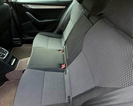 Білий Шкода Октавія, об'ємом двигуна 1.6 л та пробігом 180 тис. км за 10500 $, фото 21 на Automoto.ua